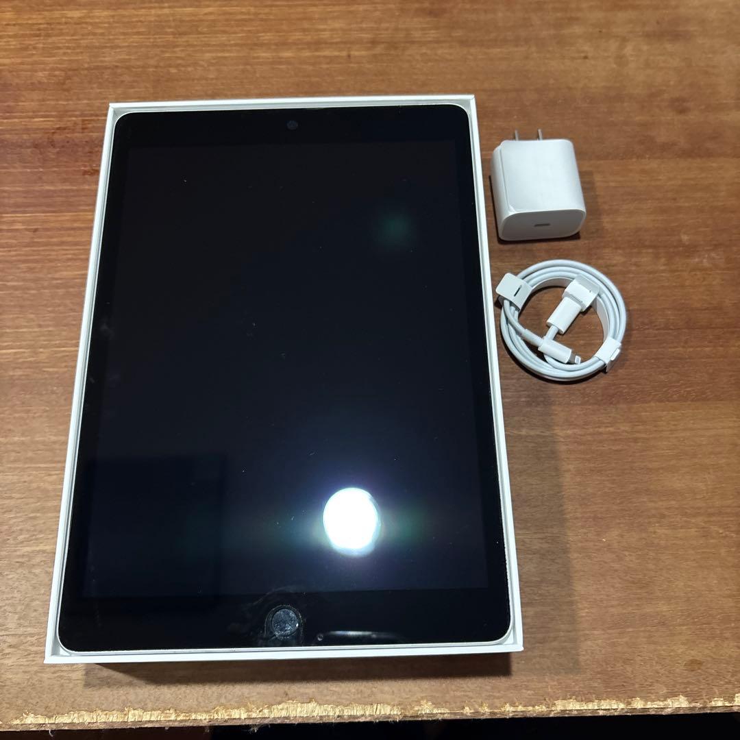 Apple iPad第9世代 箱・アダプター・充電器ケーブル付き