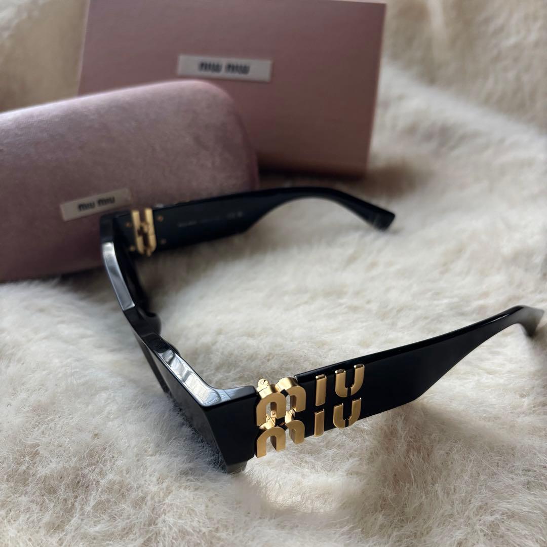 miu miu スクエアグリンプスサングラス