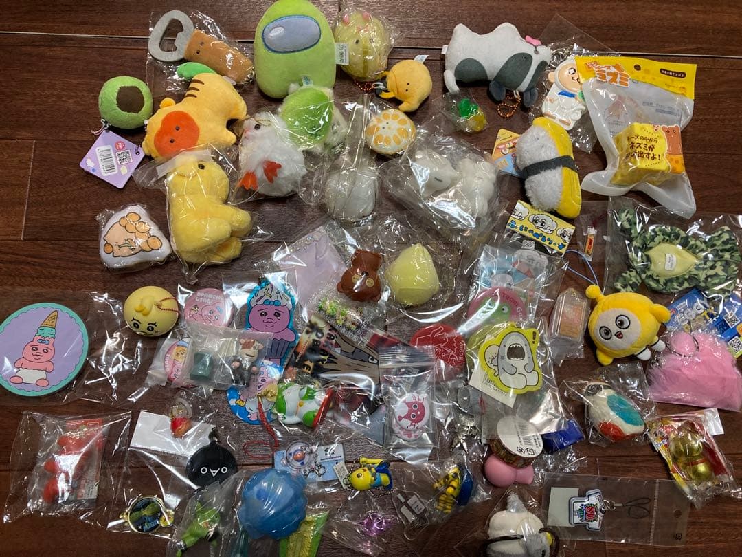 カプセルトイ　キャラクター　ノンジャンル　雑貨　まとめ売り　110サイズ