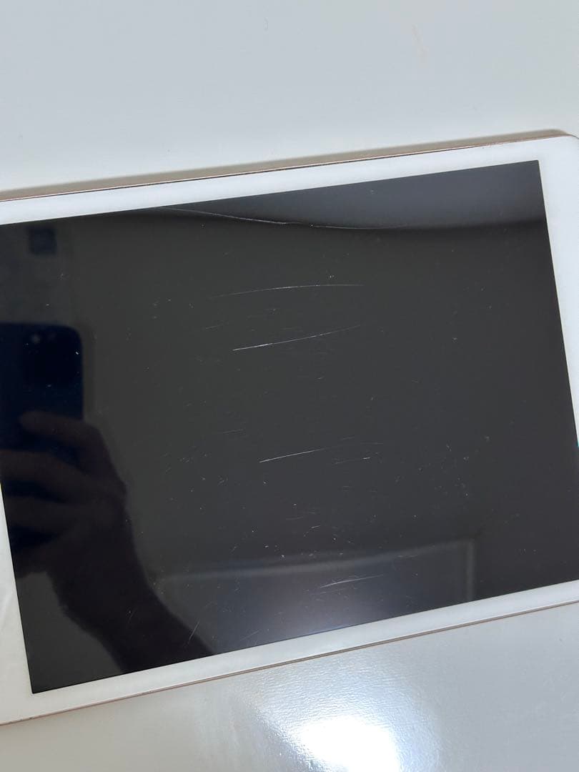 iPad 10.2インチ (第7世代) 32GB WiFi + セルラー