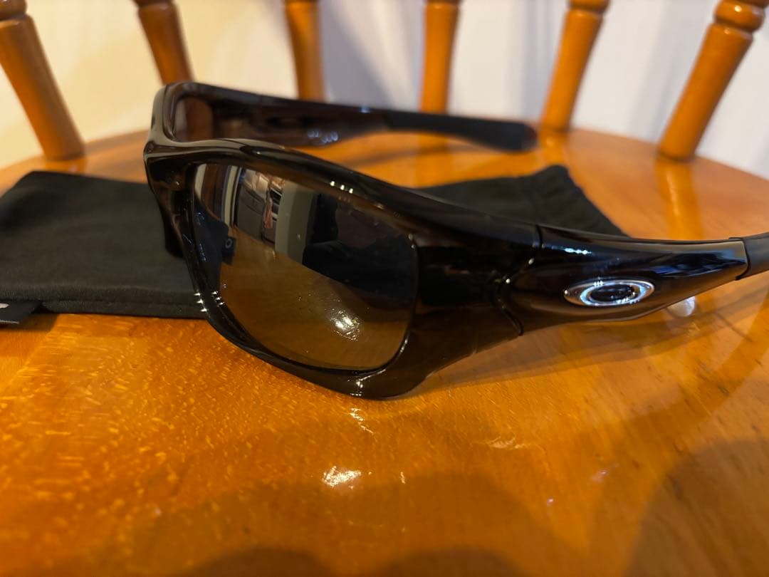 Oakley ブラック サングラス 専用ポーチ付き