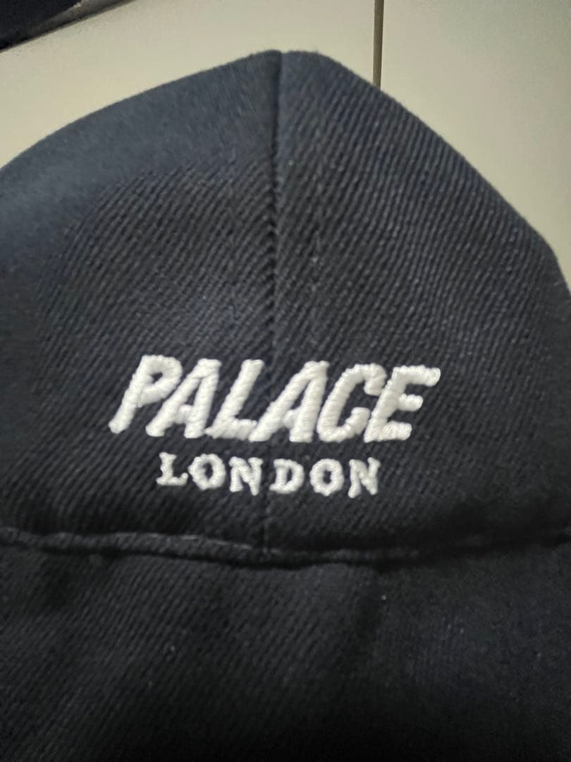 大人気！　palaceフライトキャップ