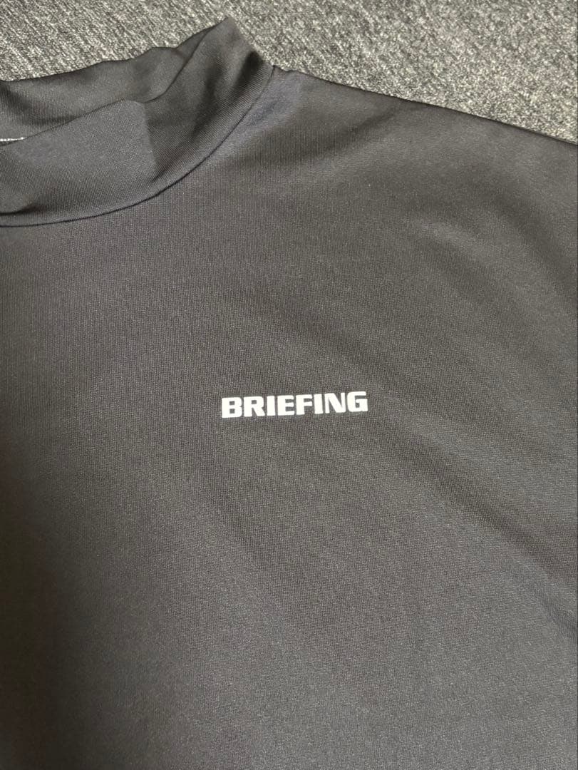 H*O様 BRIEFING BACK LOGO LINE モックネックシャツ