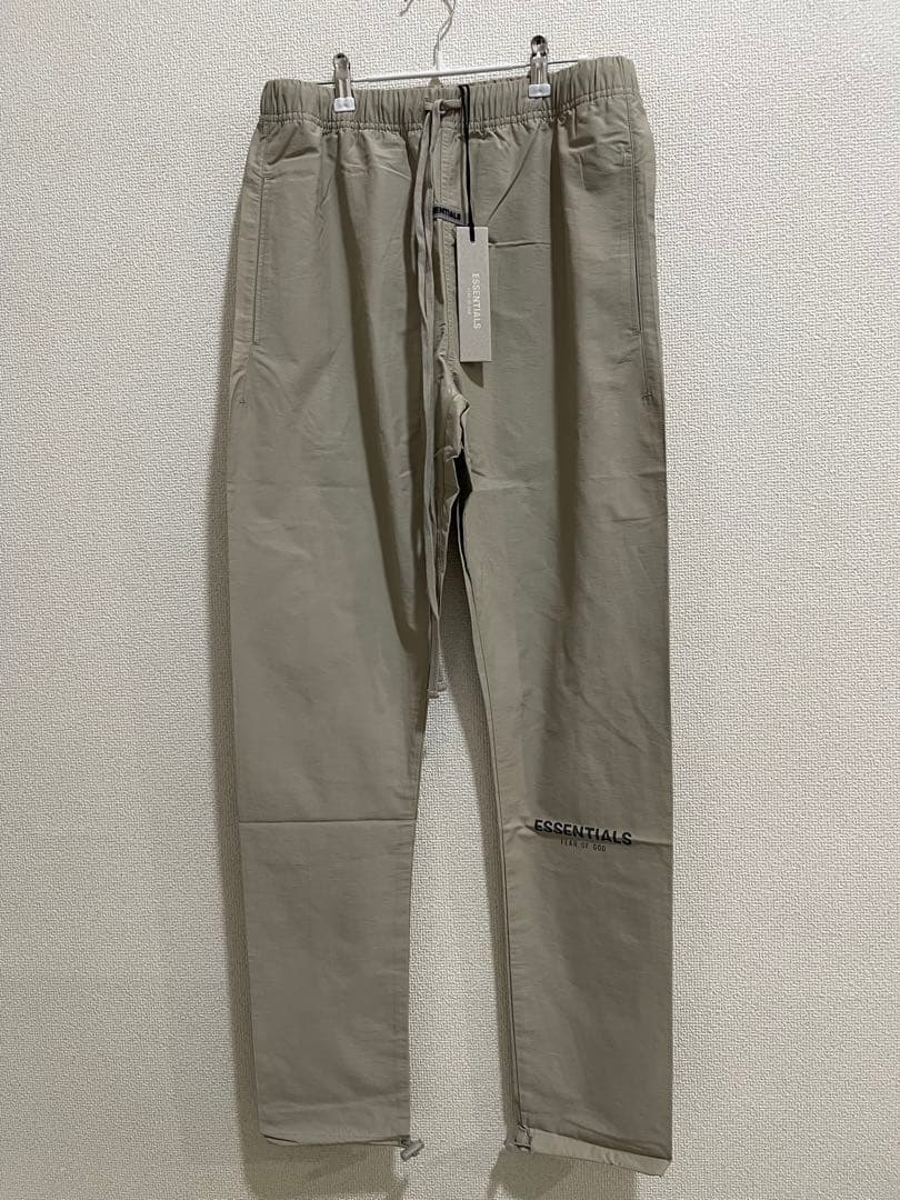 ESSENTIALS NYLON TRACK PANTS(価格:20000円)