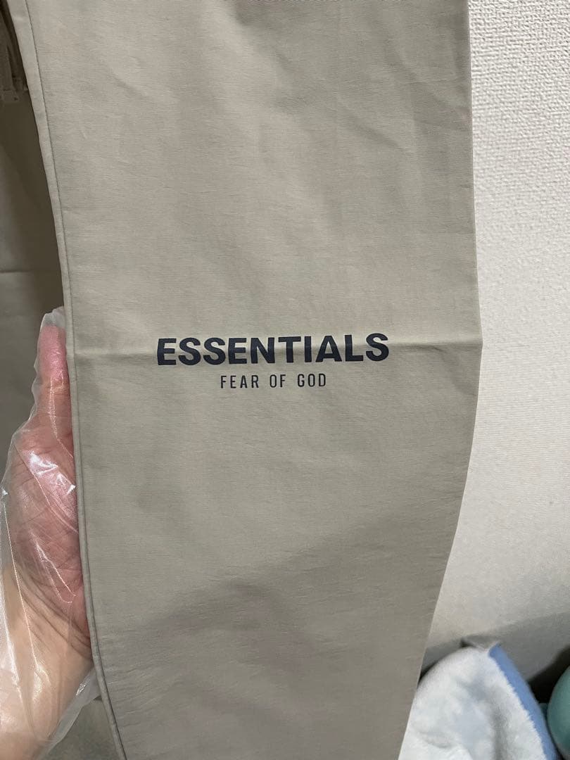 ESSENTIALS NYLON TRACK PANTS(価格:20000円)