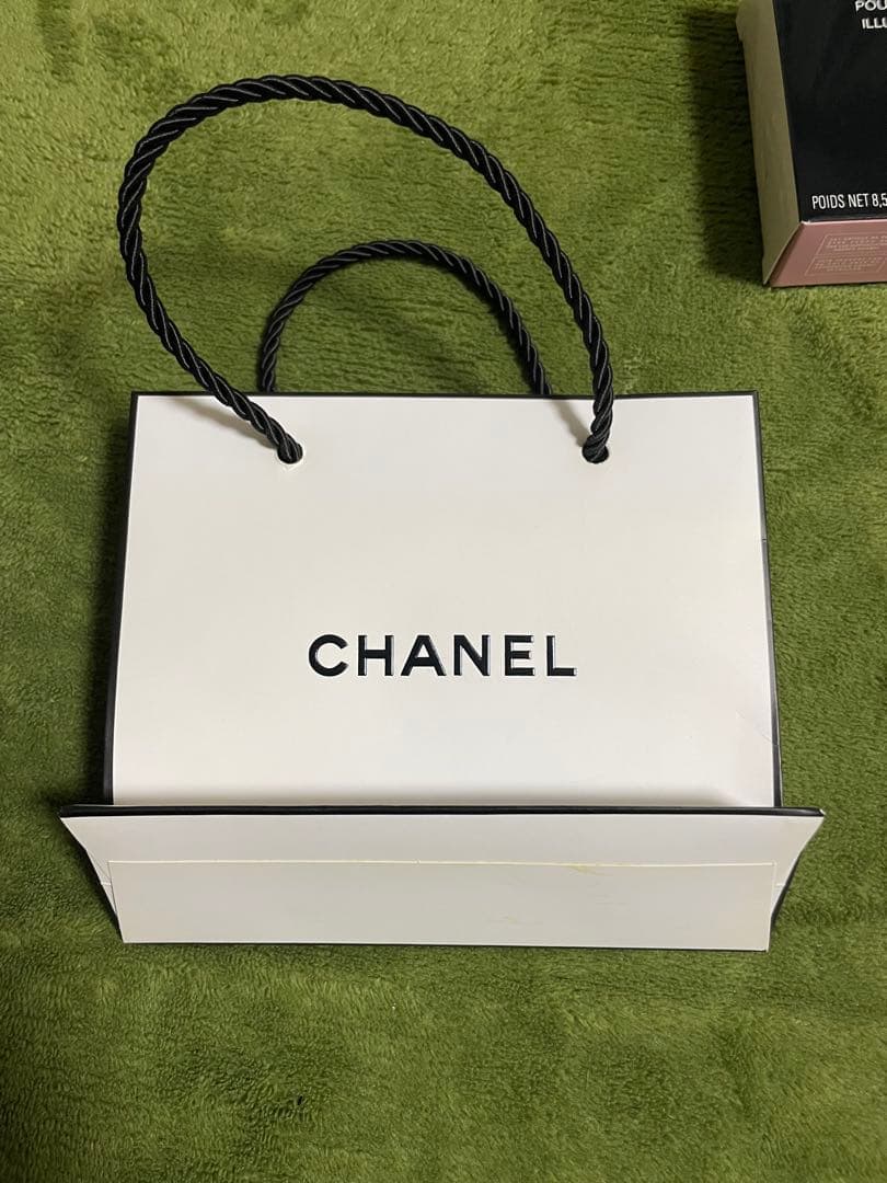 新品未使用　CHANELペルルエファンテジー限定フェイスカラー　 シャネル袋付き
