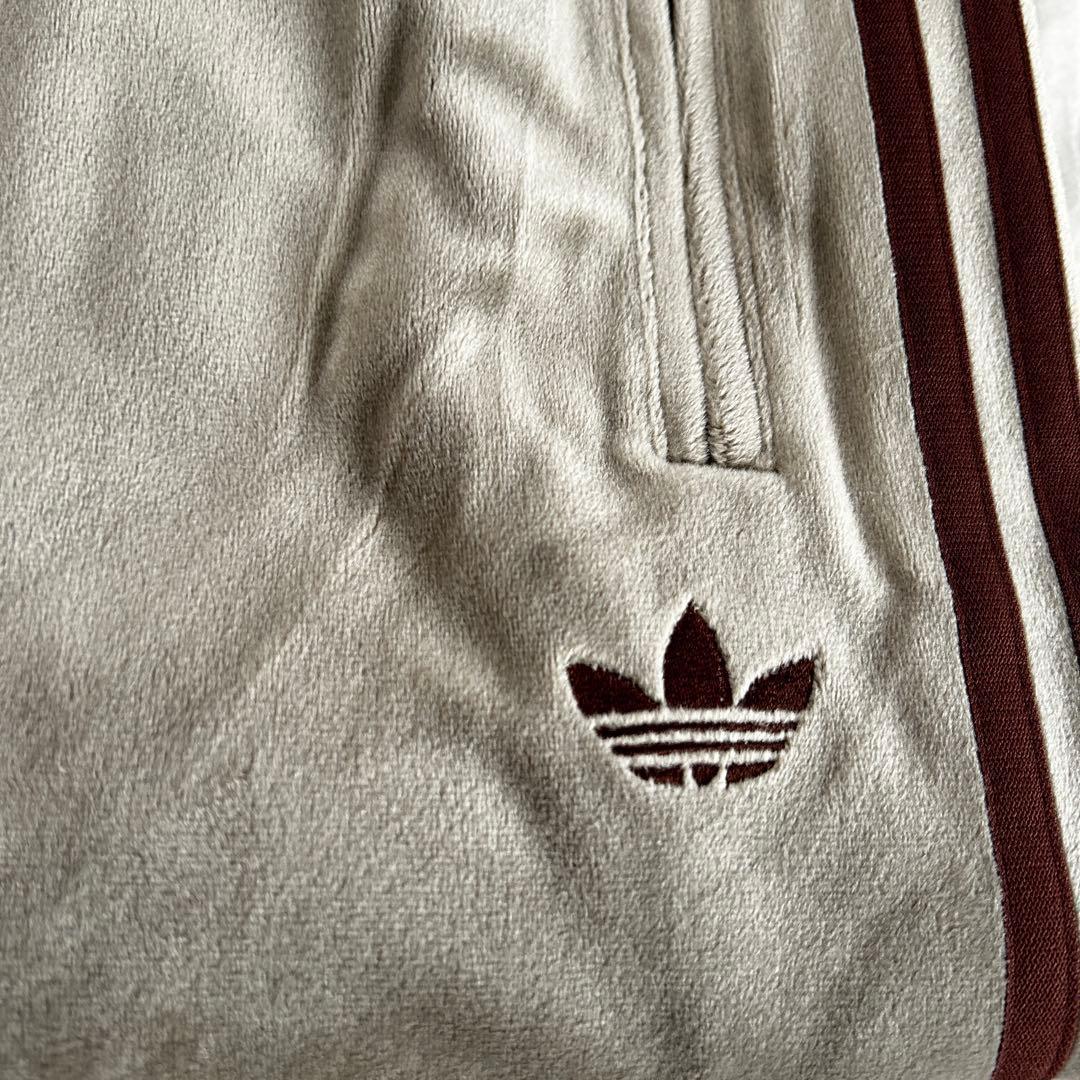 adidas ベージュ トラックパンツ XL