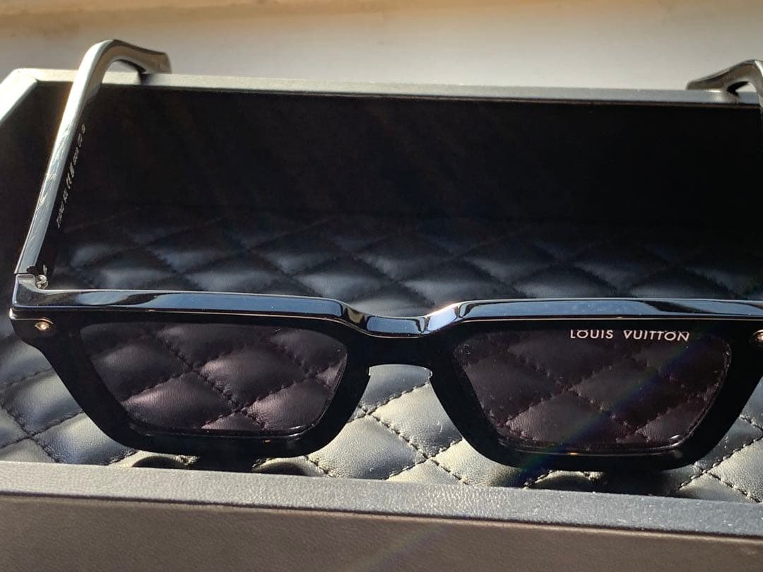 【極美品】LOUISVUITTON ブラック サングラス アセテートZ1974U