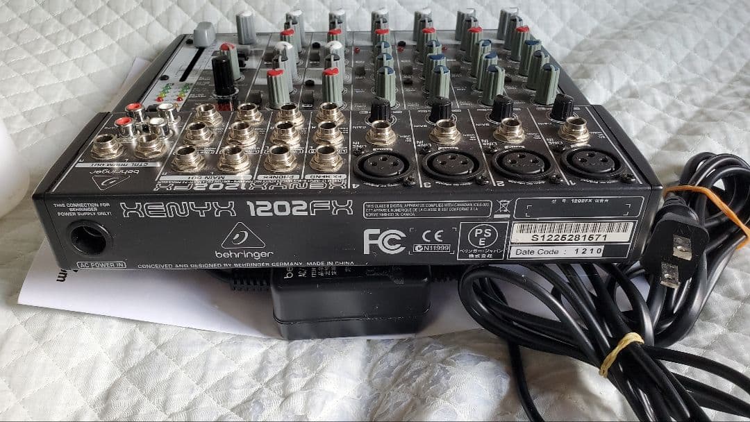 Behringer XENYX X1202FXアナログミキサー