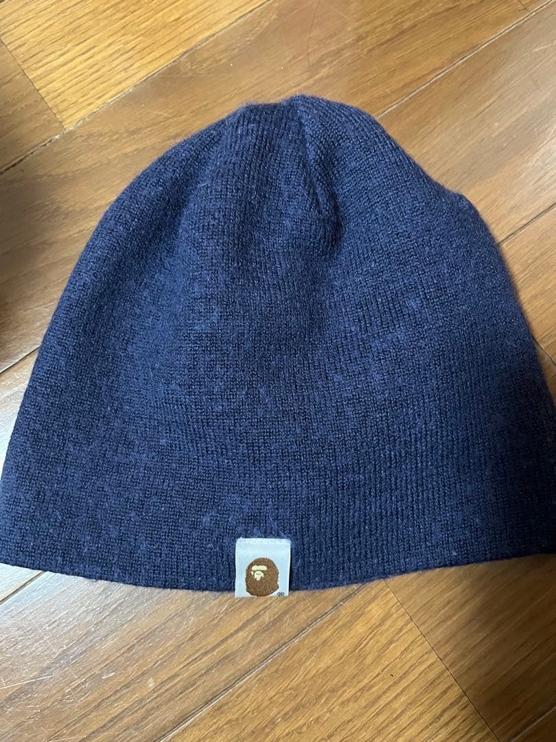 A BATHING APE ネイビー ロゴ入り ビーニー　ラメ　ニット帽