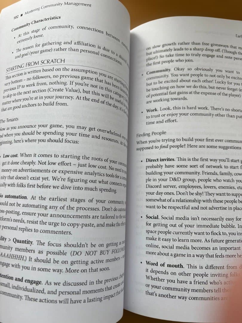 【洋書・美品】Mastering Community Management