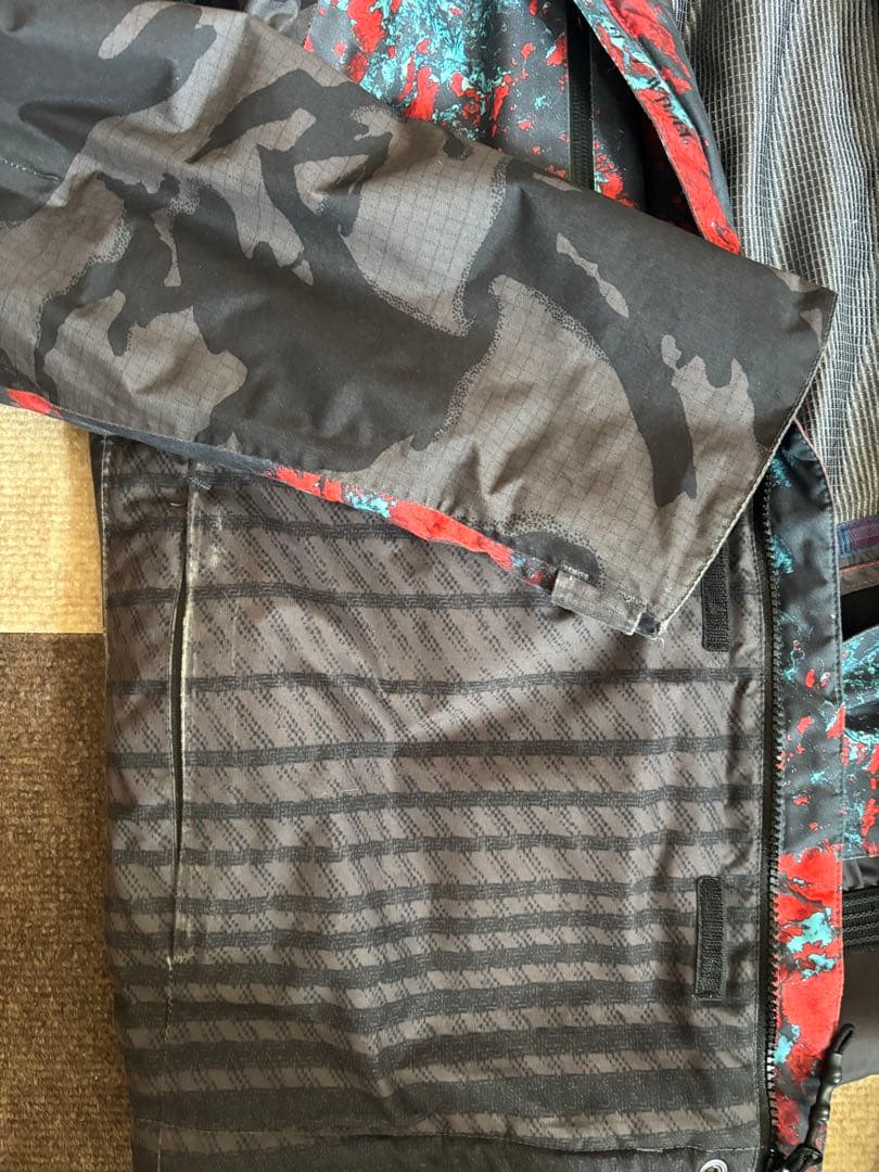 Burton スノーボードウェア Sサイズ カモフラージュ