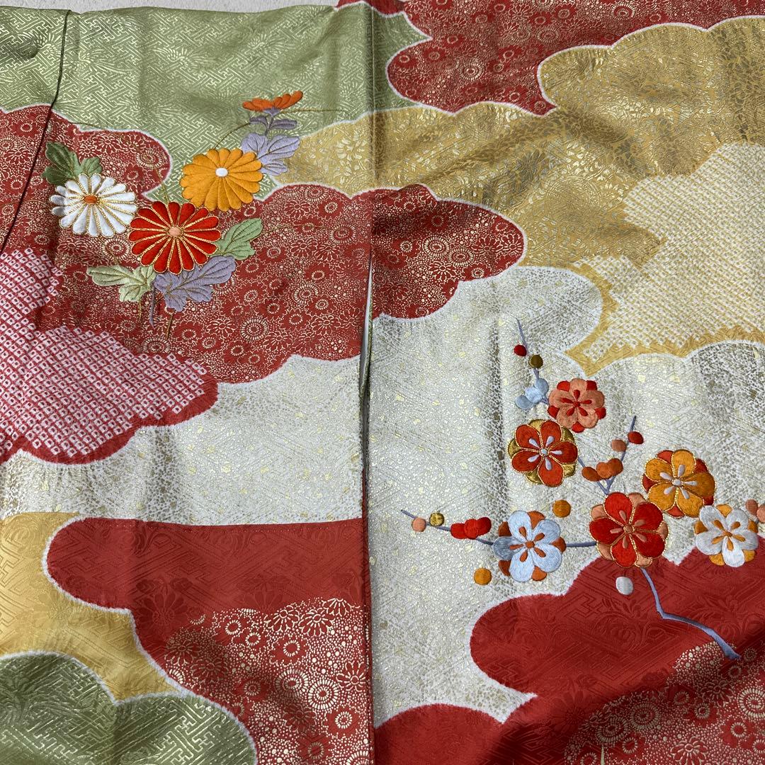 桜のマーチ　桶絞り 染め分け 総刺繍 金彩 振袖