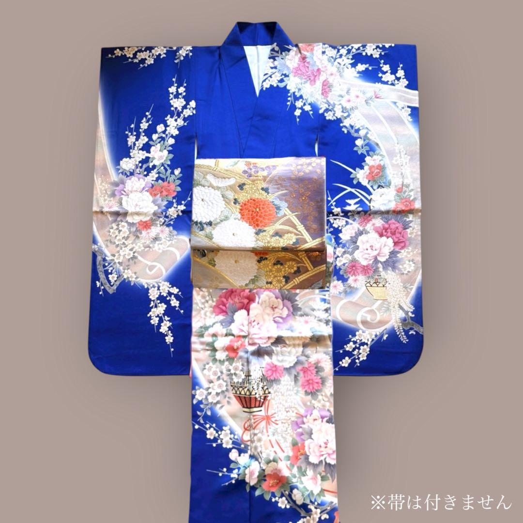 ほんのりレトロな絵巻物のように美しい花籠柄の振袖 金箔　青　ピンク　成人式