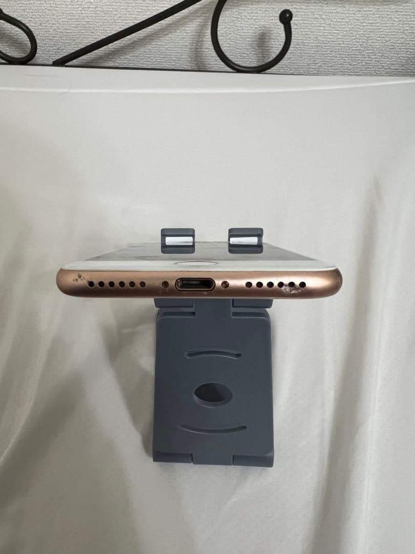iPhone 8 ゴールド 画面割れ ジャンク品