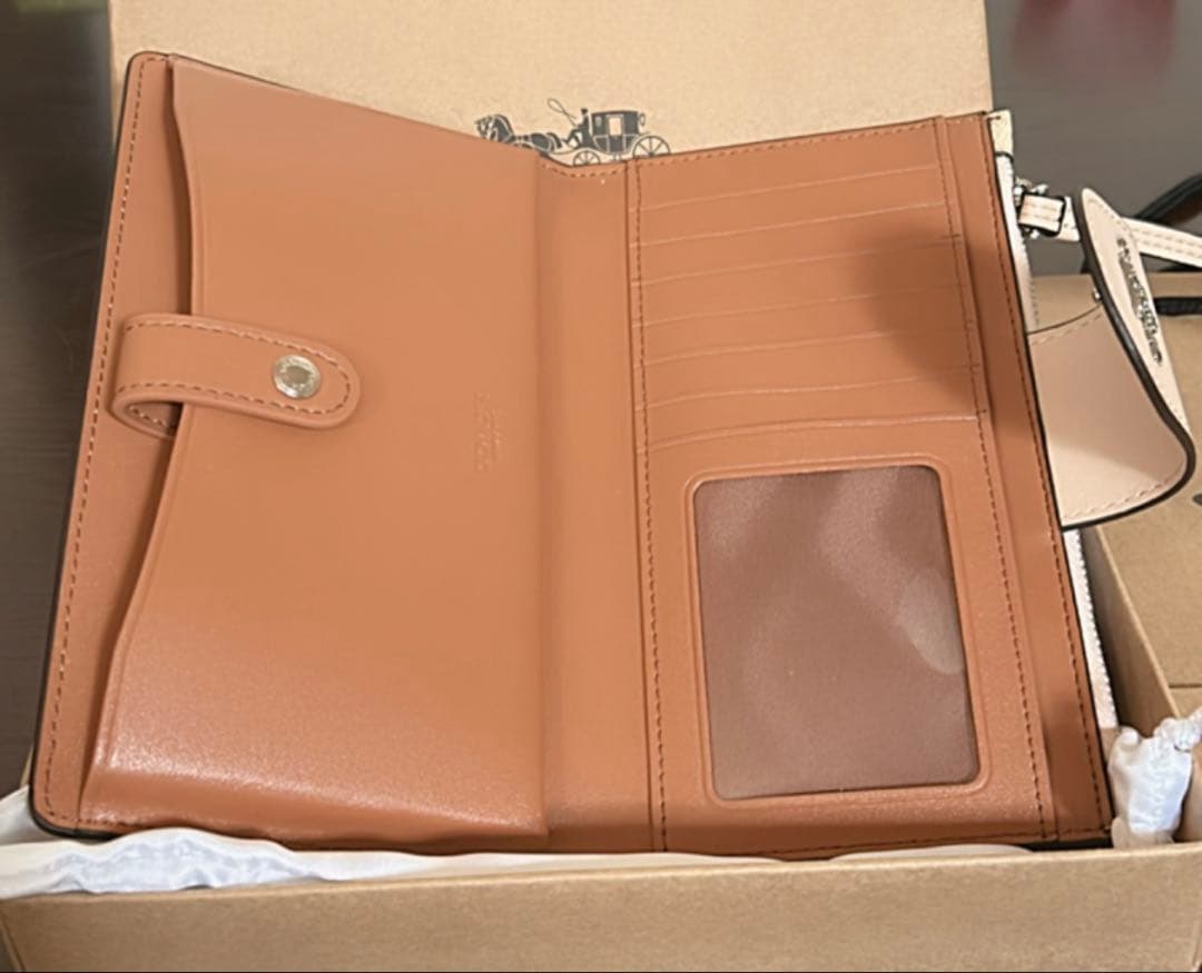 COACH 二つ折り財布 ベージュ 箱付き