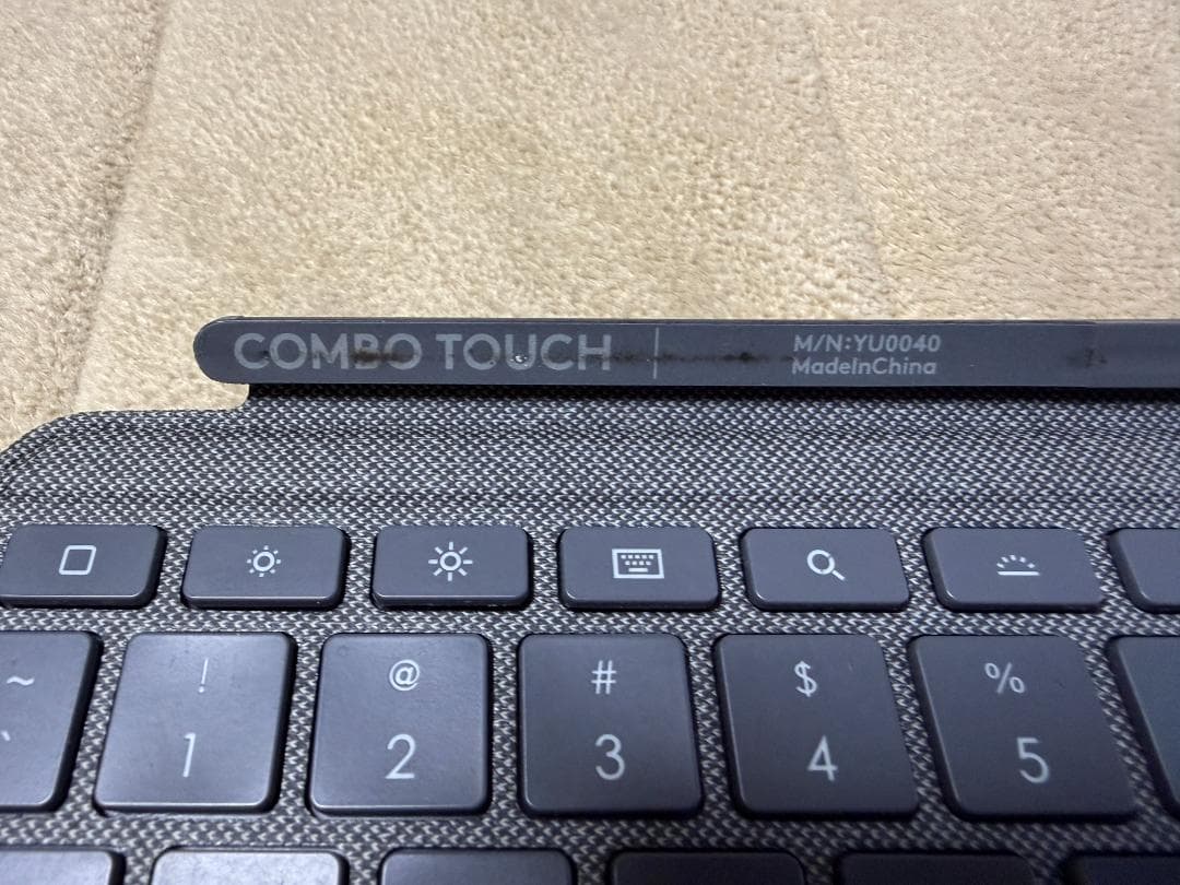 みみ　Combo Touch for iPad キーボード付きケース