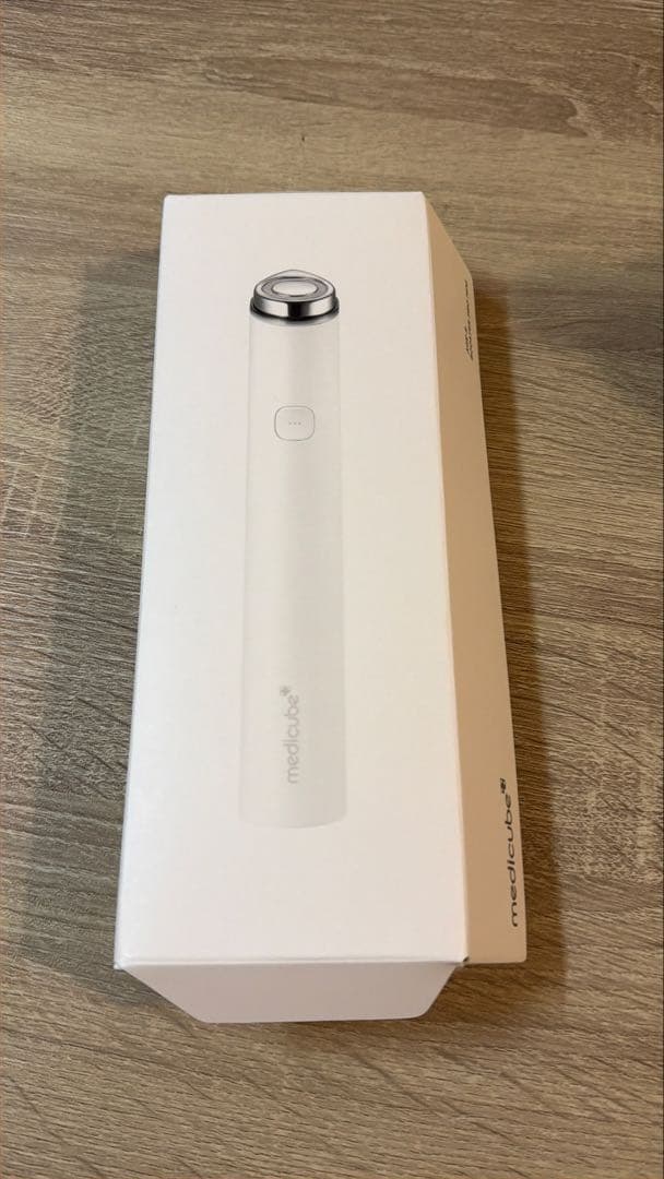 【美品】medicule BOOSTER PRO MINI 美顔器　ホワイト
