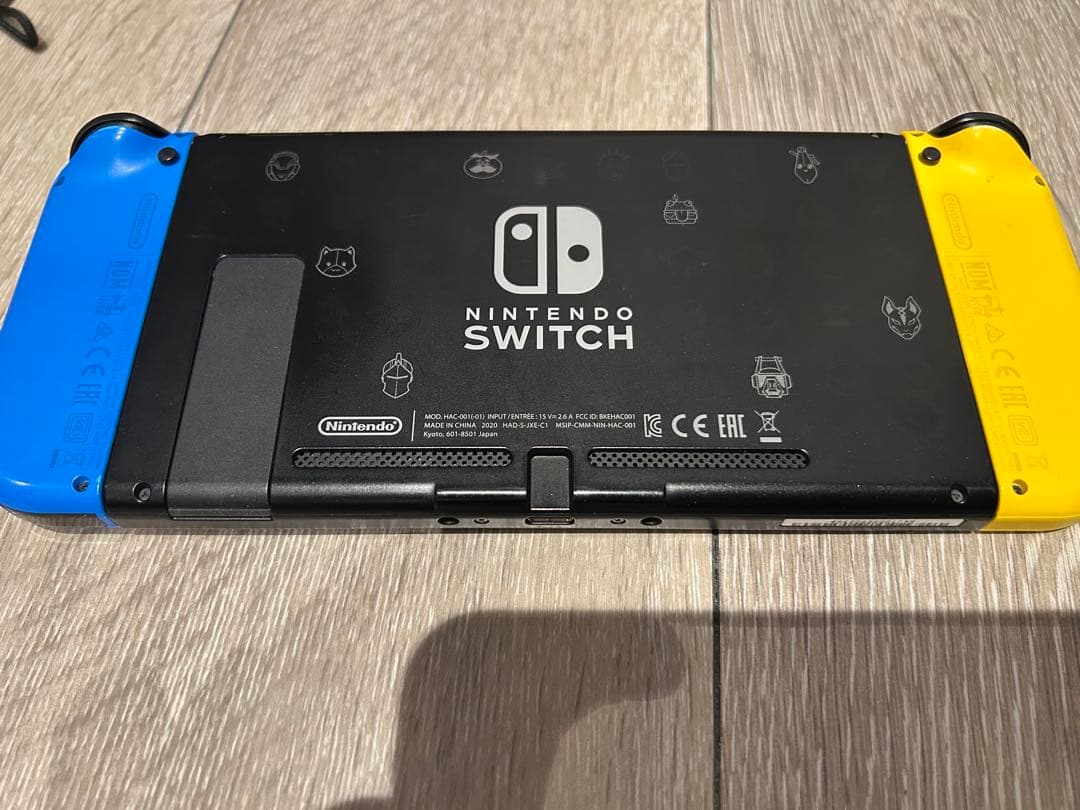 Nintendo Switch 本体　フォートナイトデザイン