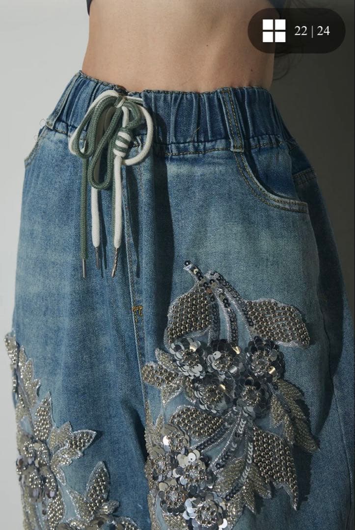 める様　新品タグ付き✨ANDREA&Co デニムビジュー刺繍パンツ