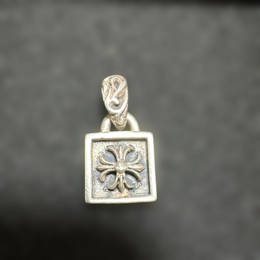 Chrome Hearts フレームドプラスチャーム
