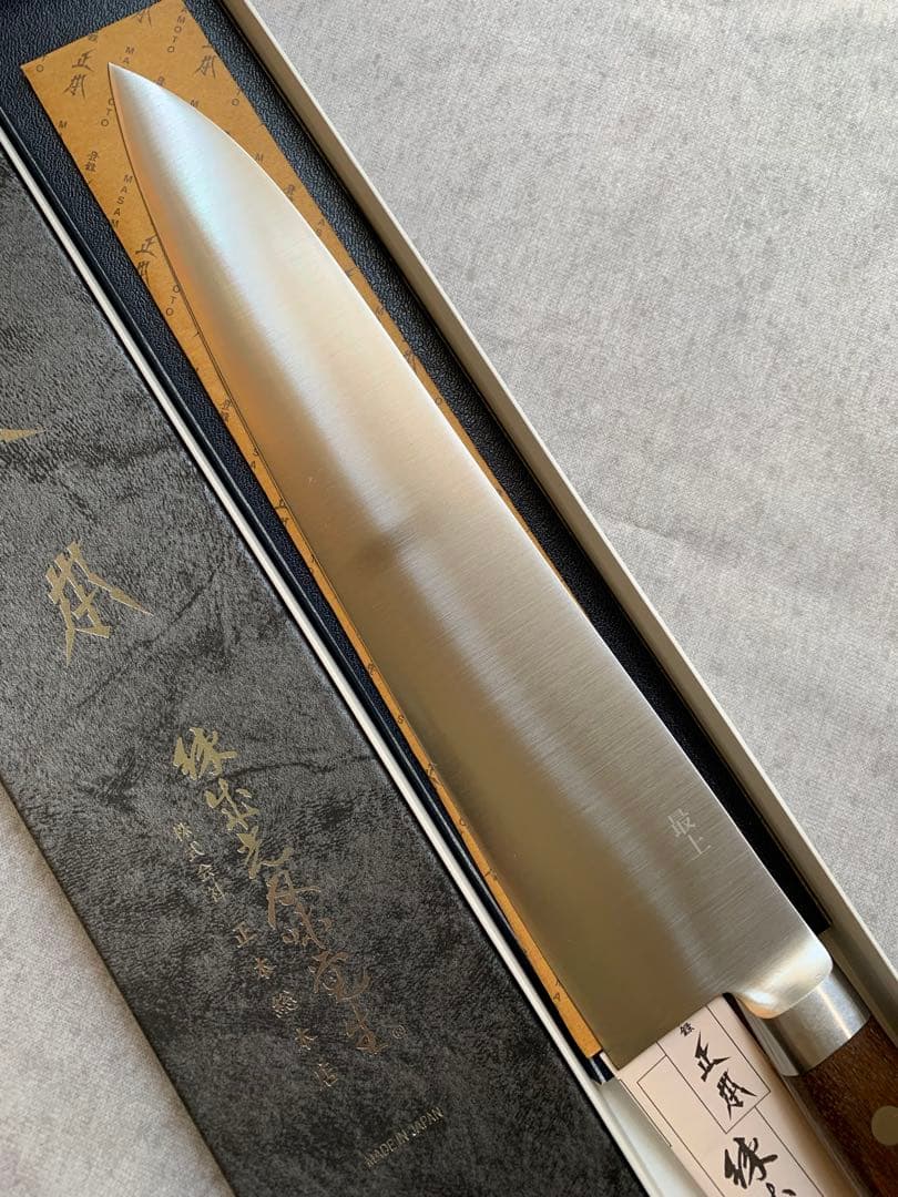 正本総本店　牛刀　包丁　9寸　最高級炭素鋼
