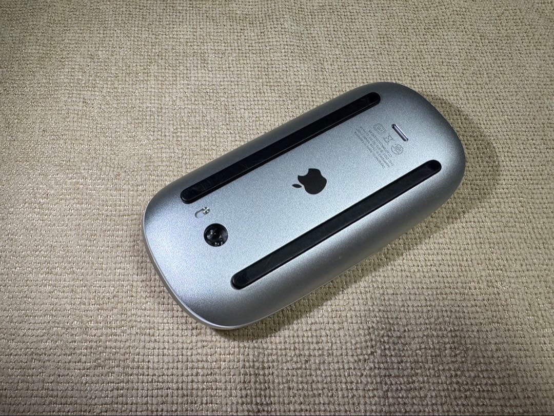 Apple Magic Mouse MLA02J/A マジックマウス 美品