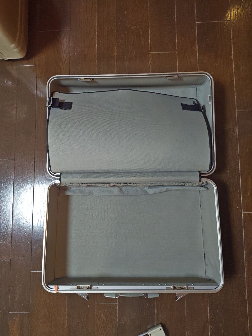 ゼロハリバートン　アタッシュケース　中サイズ