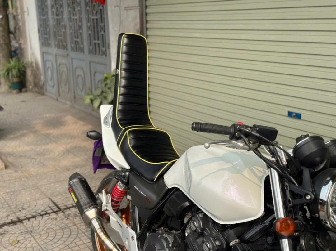 CB400SF/SB(NC39 NC42)　黒金　三段シート　Javimotor