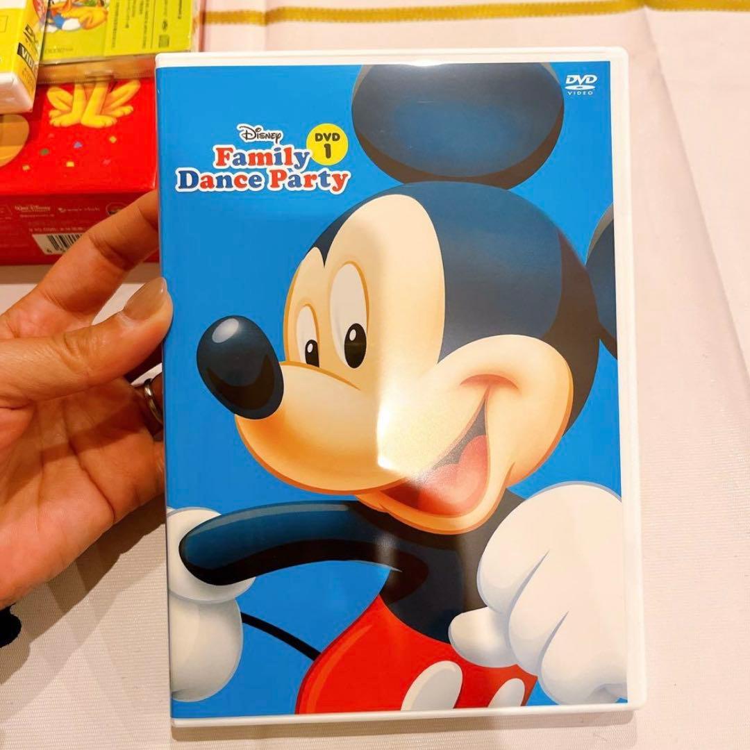 新品未開封2枚ありDWE ファミリーダンスパーティ　DVD CD