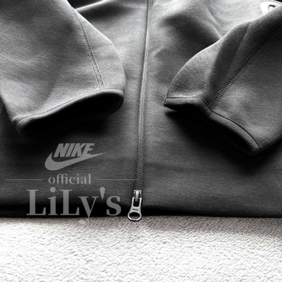 新品　NIKE上下セットアップ　Ｌサイズ　高級テックフリース　黒　ブラック