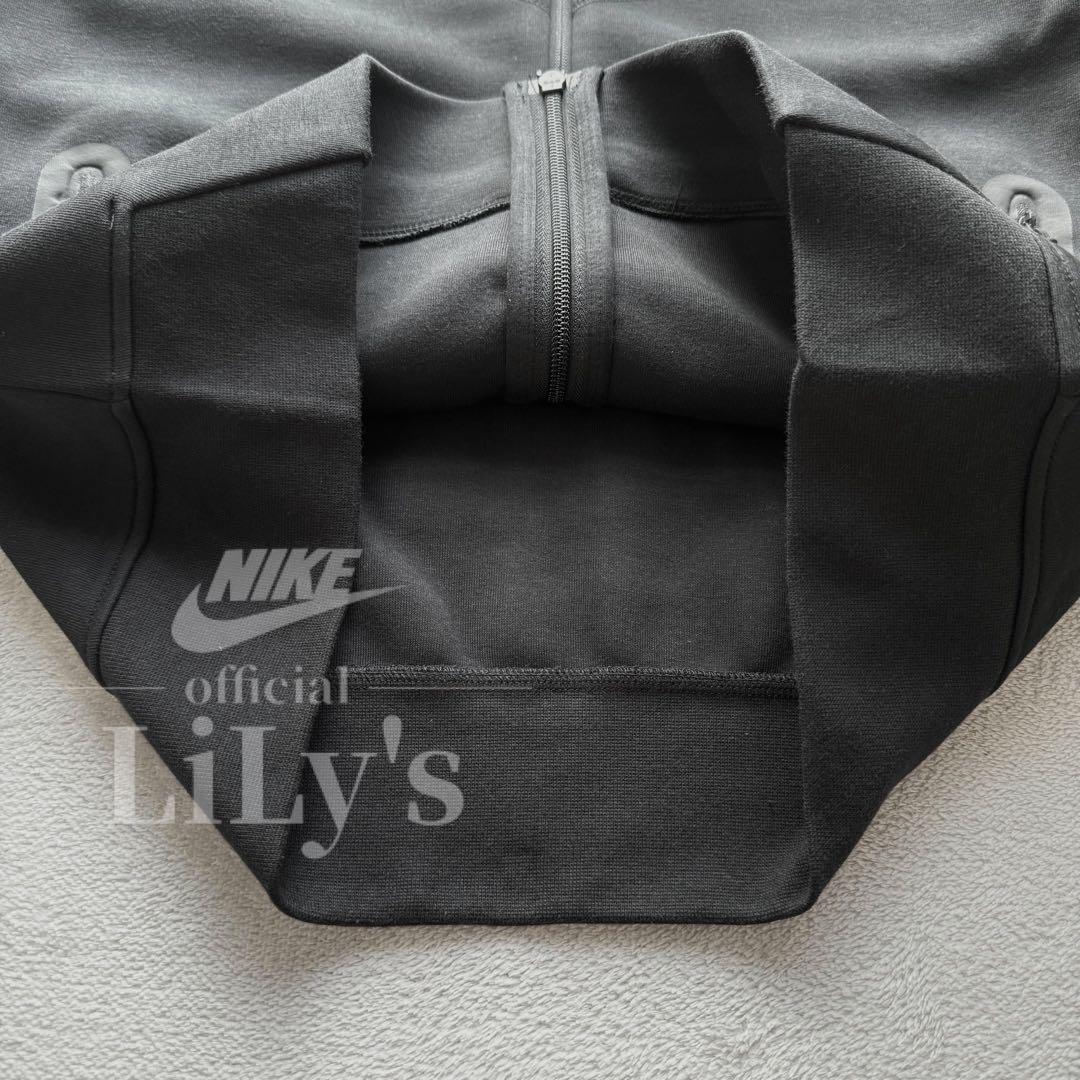 新品　NIKE上下セットアップ　Ｌサイズ　高級テックフリース　黒　ブラック
