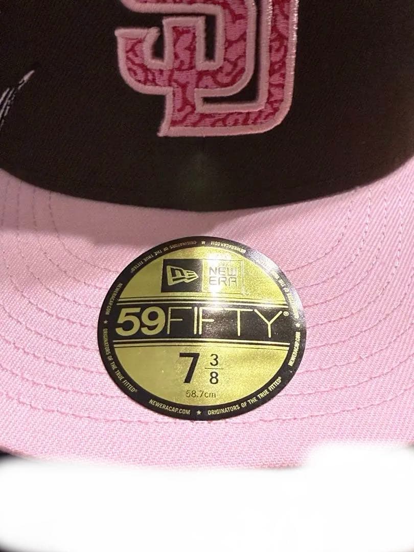 newera パドレスキャップ　ピンク