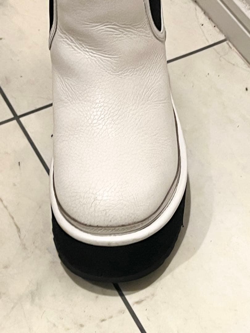 【中古美品】UGG 厚底ブーツ ニューメル プラットフォーム ホワイト