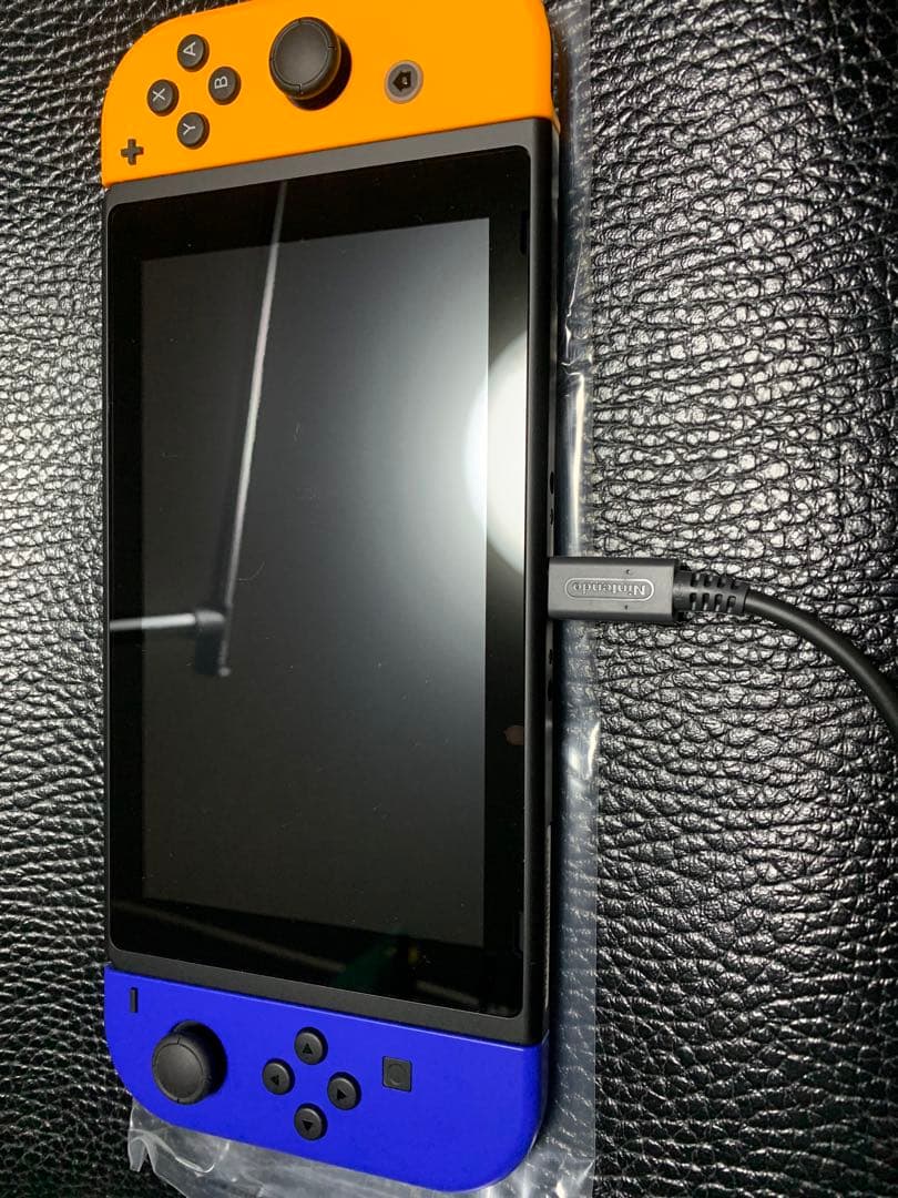 【極美品】【送料込】Nintendo Switch 本体-完備品-