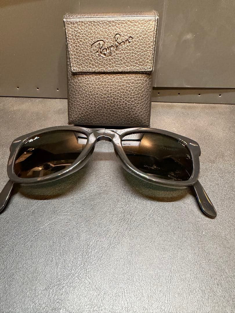 Ray-Ban ブラック サングラス 折りたたみ ケース付き