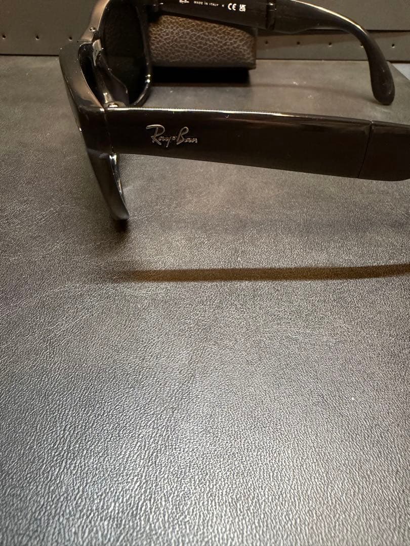Ray-Ban ブラック サングラス 折りたたみ ケース付き
