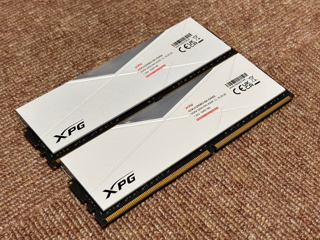 N*e様 XPG DDR4 16GB メモリー RGB ホワイト AX4U320