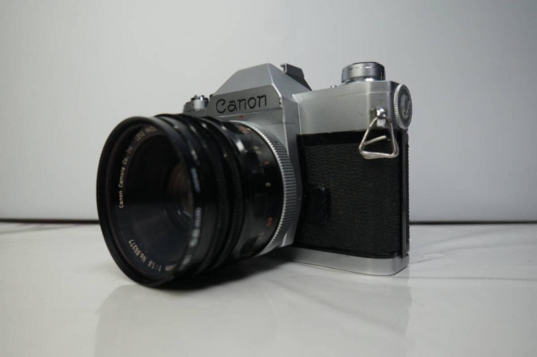 Canon FTb QL フィルム一眼レフカメラ 50mm f/1.8 レンズ付