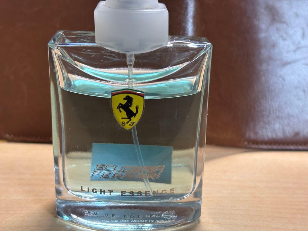 残量８割　フェラーリライトエッセンス　７５ml