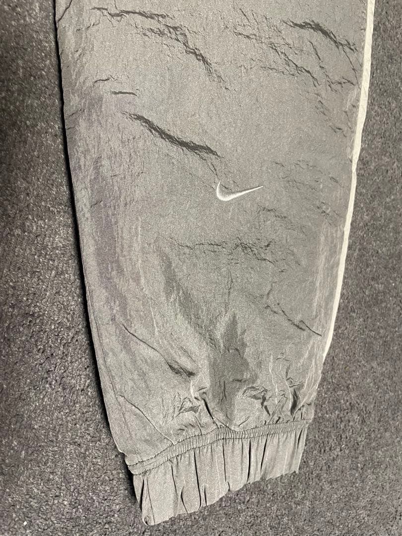 Nike グレー トラックパンツ サイドストライプ