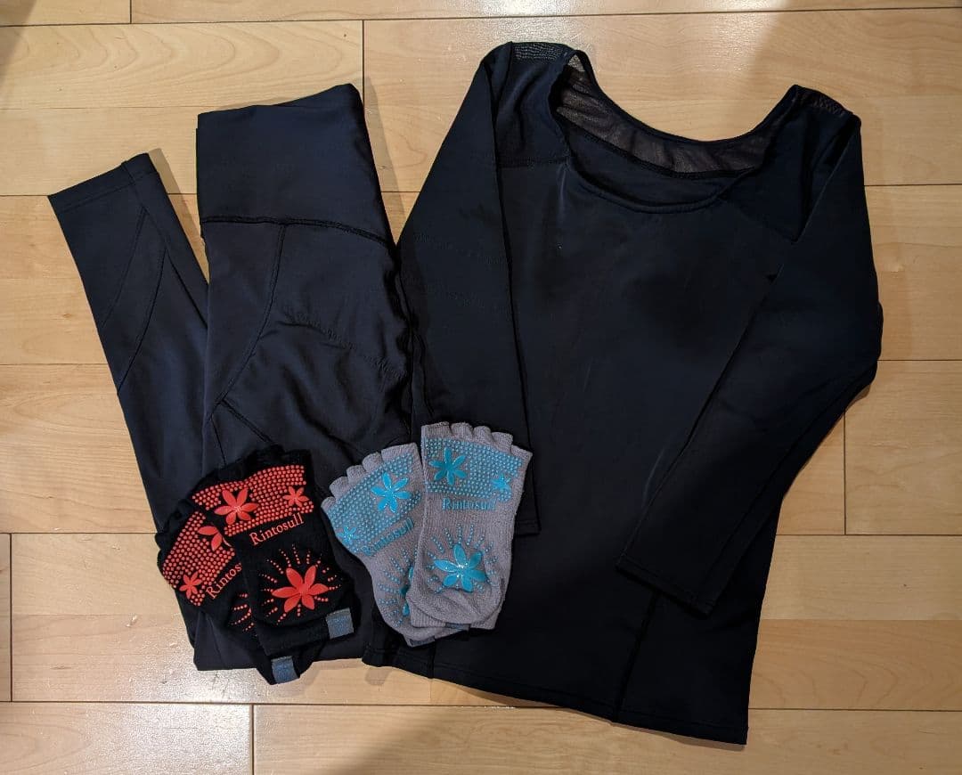 LAVA パーフェクトフォームトップス&レギンス&ソックス2足リントスル L