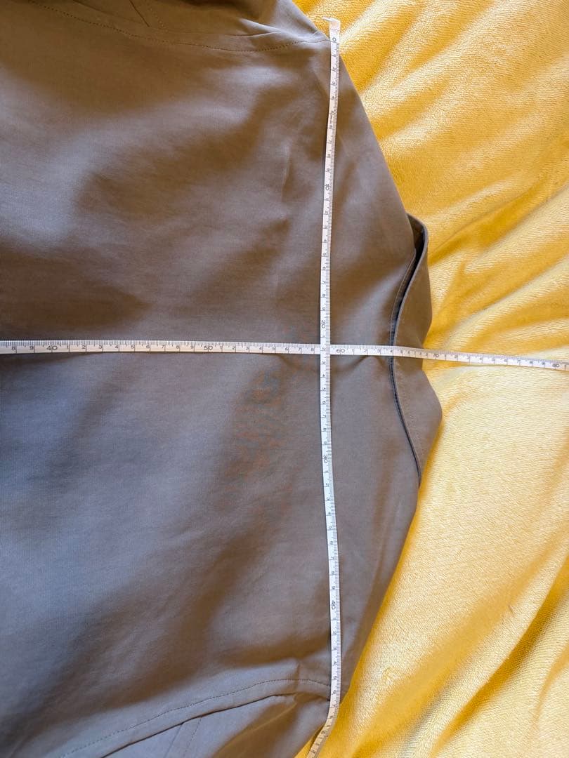 エルメスの「スウィングトップ（襟付きブルゾン）」