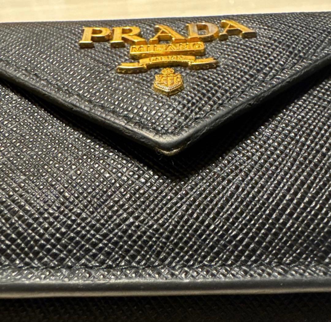 PRADA 三つ折り財布