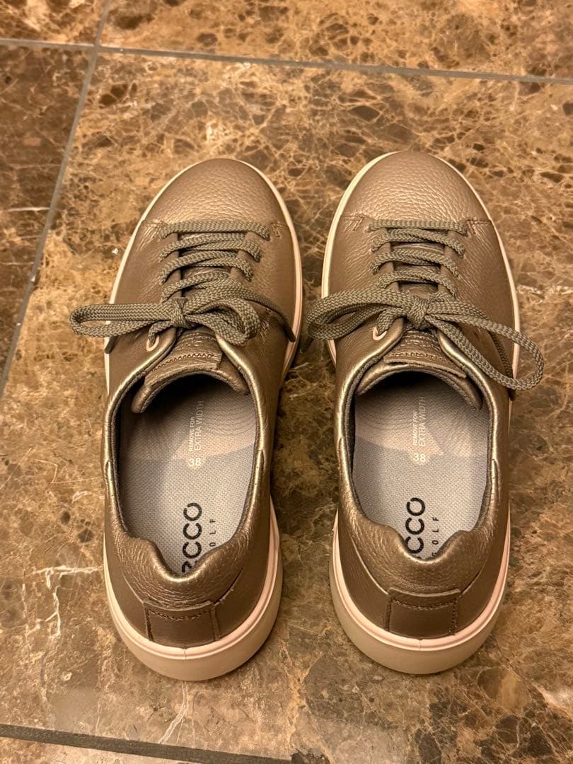 ecco ゴルフシューズ スパイクレス 38サイズ 新品未使用 ゴールド
