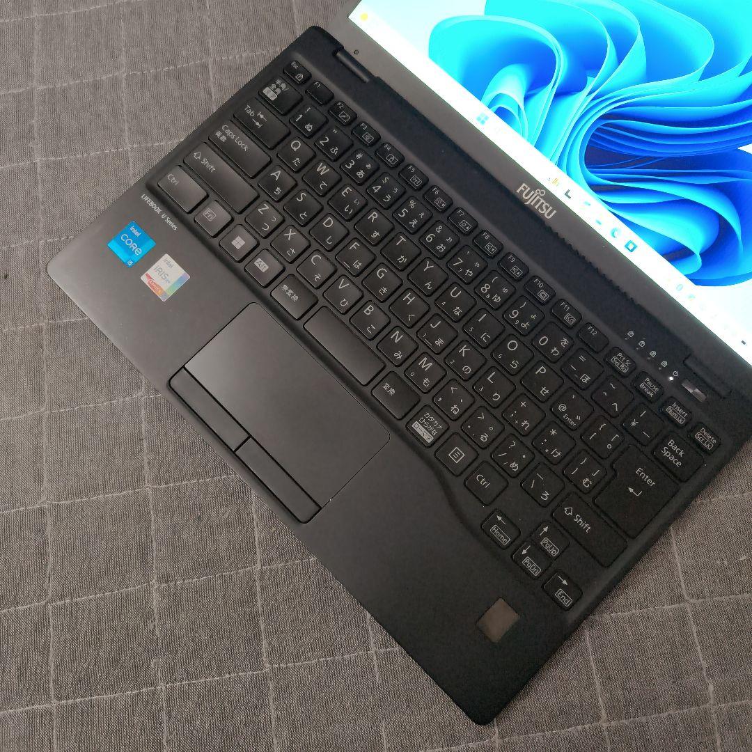 日本製 Fujitsu 美品 12世代 i5 8GB 512GB 超軽量 78