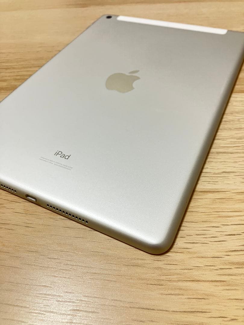 バッテリ最大容量100%劣化ナシ iPad第7世代32GBWiFiセルラードコモ