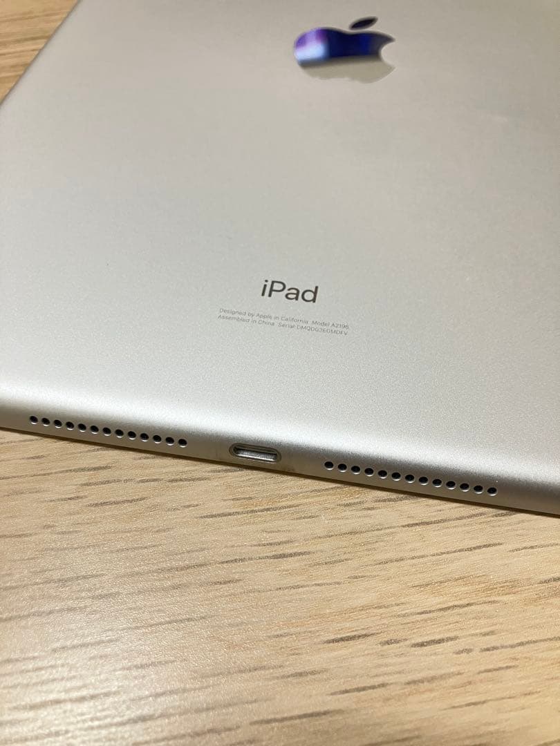 バッテリ最大容量100%劣化ナシ iPad第7世代32GBWiFiセルラードコモ
