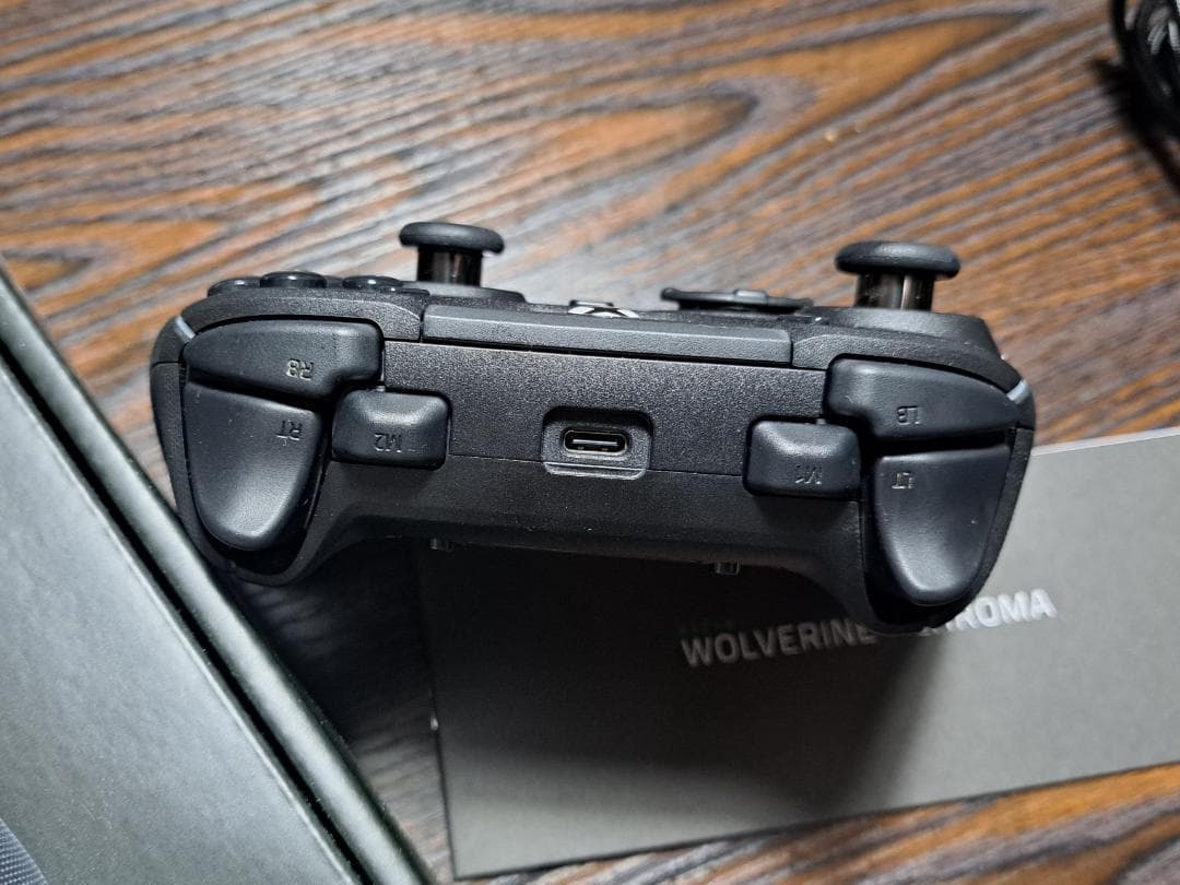 その他 RAZER WOLVERINE V2 CHROMA