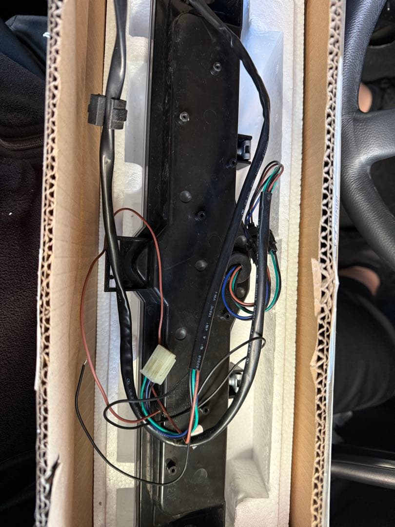 トヨタ86 LEDテールランプ V字型